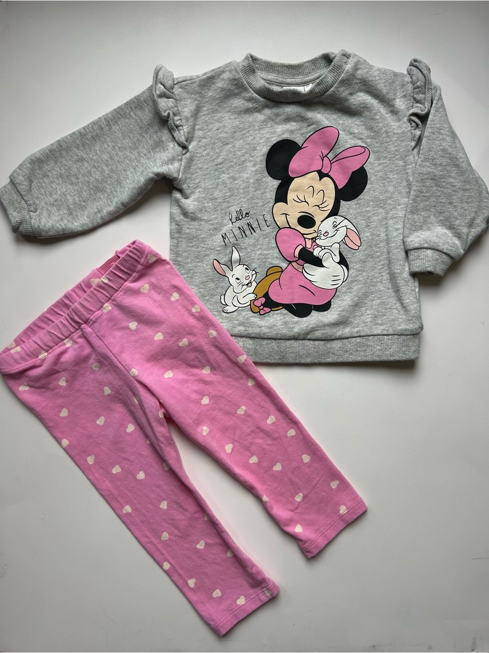 H&M Minnie Mouse Gray Sweatshirt & Pink Heart Leggings Set